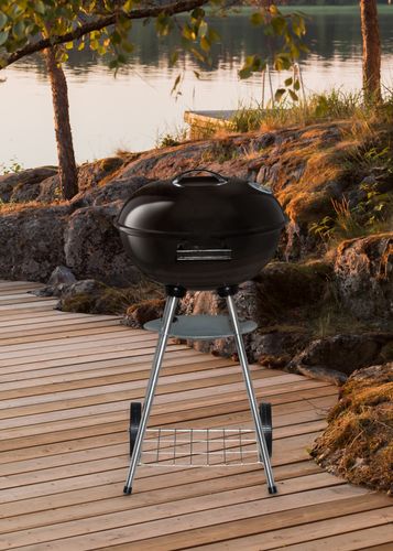 Mustang Kugelgrill BASIC 43 im Einsatz - BBQ im Garten