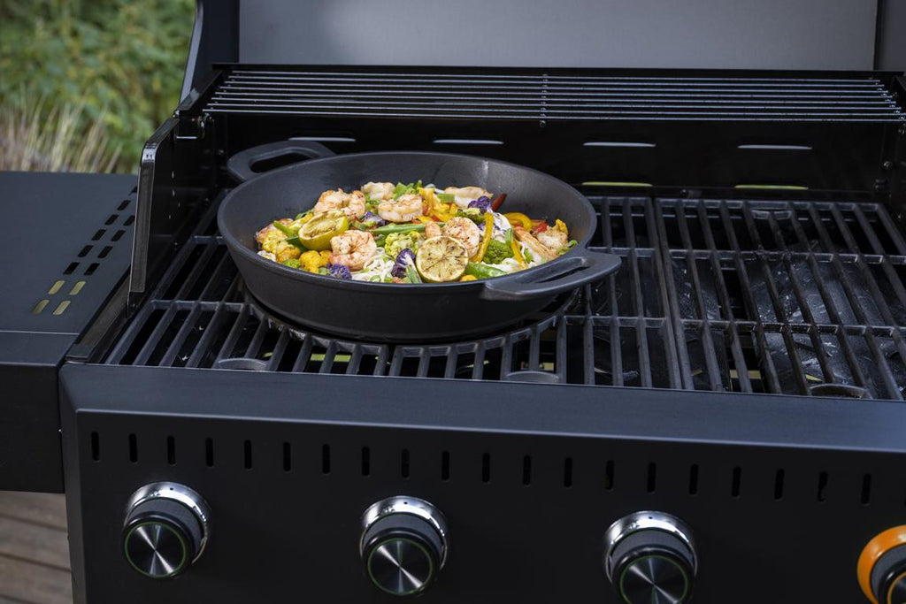 Mustang Gusseisen Wok auf Multigrill - gleichmäßige Hitzeverteilung, Wok-Gerichte grillen