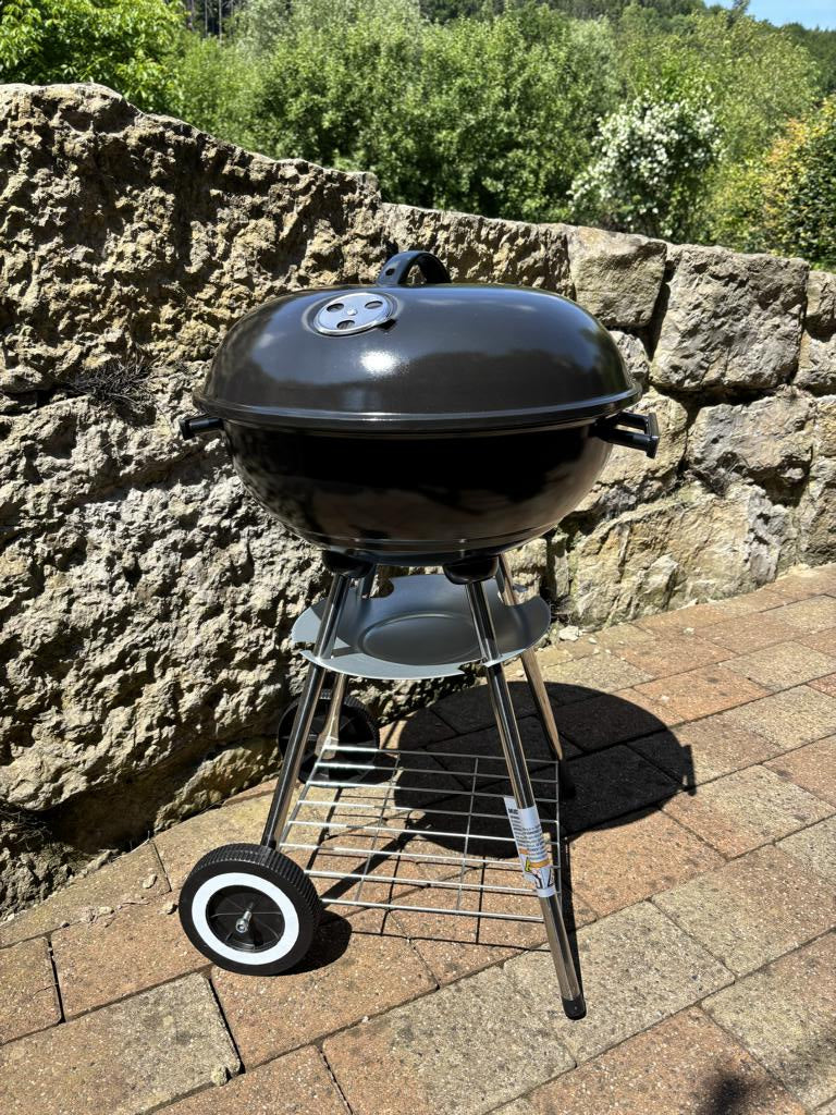 Mustang Kugelgrill BASIC 43 - Seitenansicht mit Transportrollen