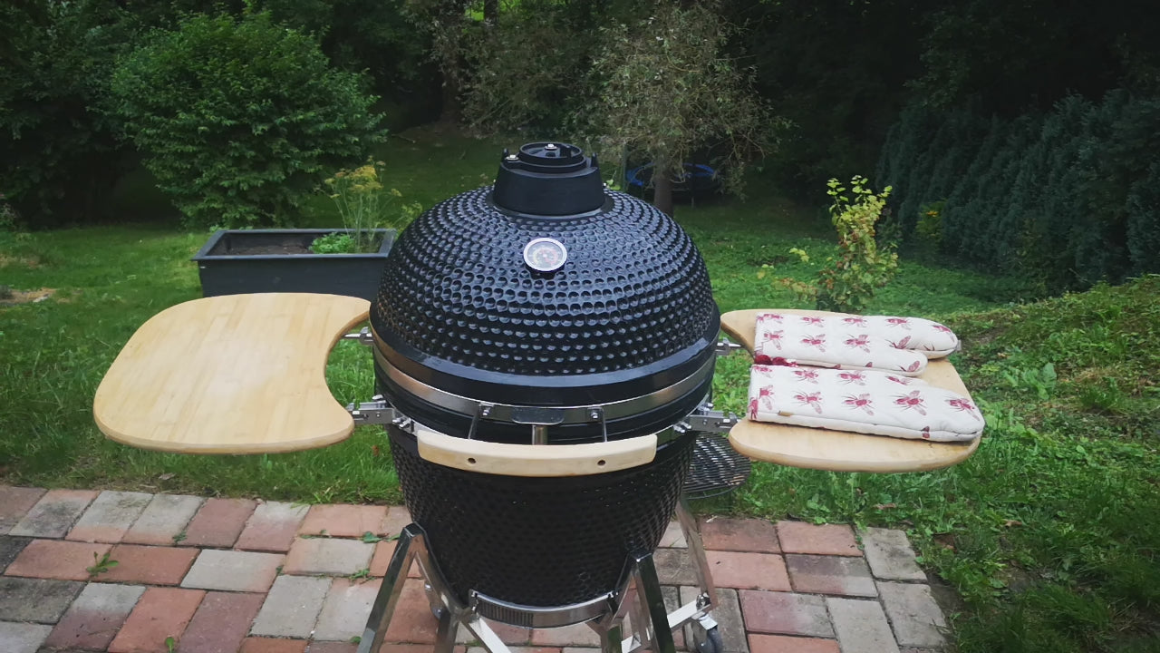 Hähnchenbräter auf dem Grill - Hähnchen dampfgaren mit Bier oder Brühe, indirektes Grillen