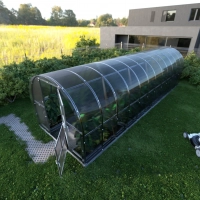 Gewächshaus aus Polycarbonat mit Fundamentrahmen 3 Meter breite