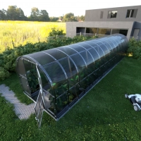 Gewächshaus aus Polycarbonat mit Fundamentrahmen 10 Meter tiefe 3 Meter breite