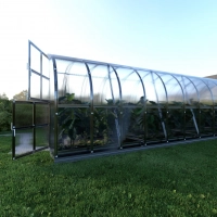 Gewächshaus aus Polycarbonat mit Fundamentrahmen 8 Meter tiefe 3 Meter breite