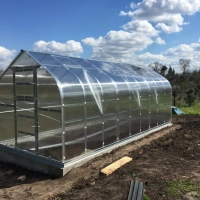 IN-MO Gewächshaus Montage als professioneller Aufbau-Service für Polycarbonat-Gewächshäuser